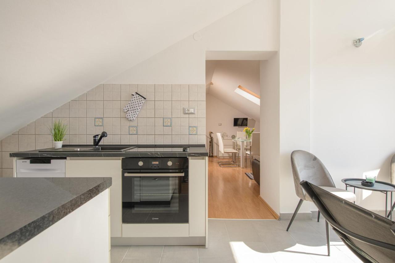 Apartmani Tena Selce Esterno foto
