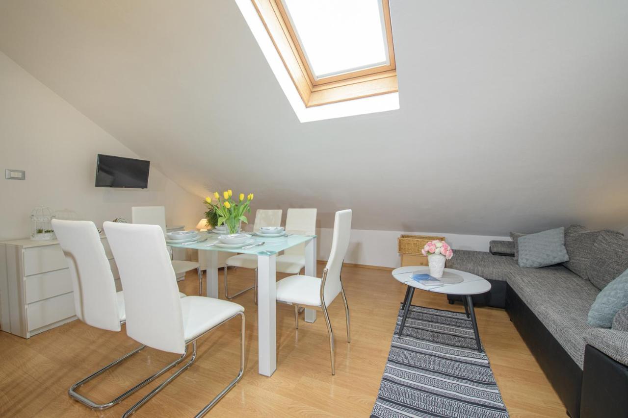 Apartmani Tena Selce Esterno foto