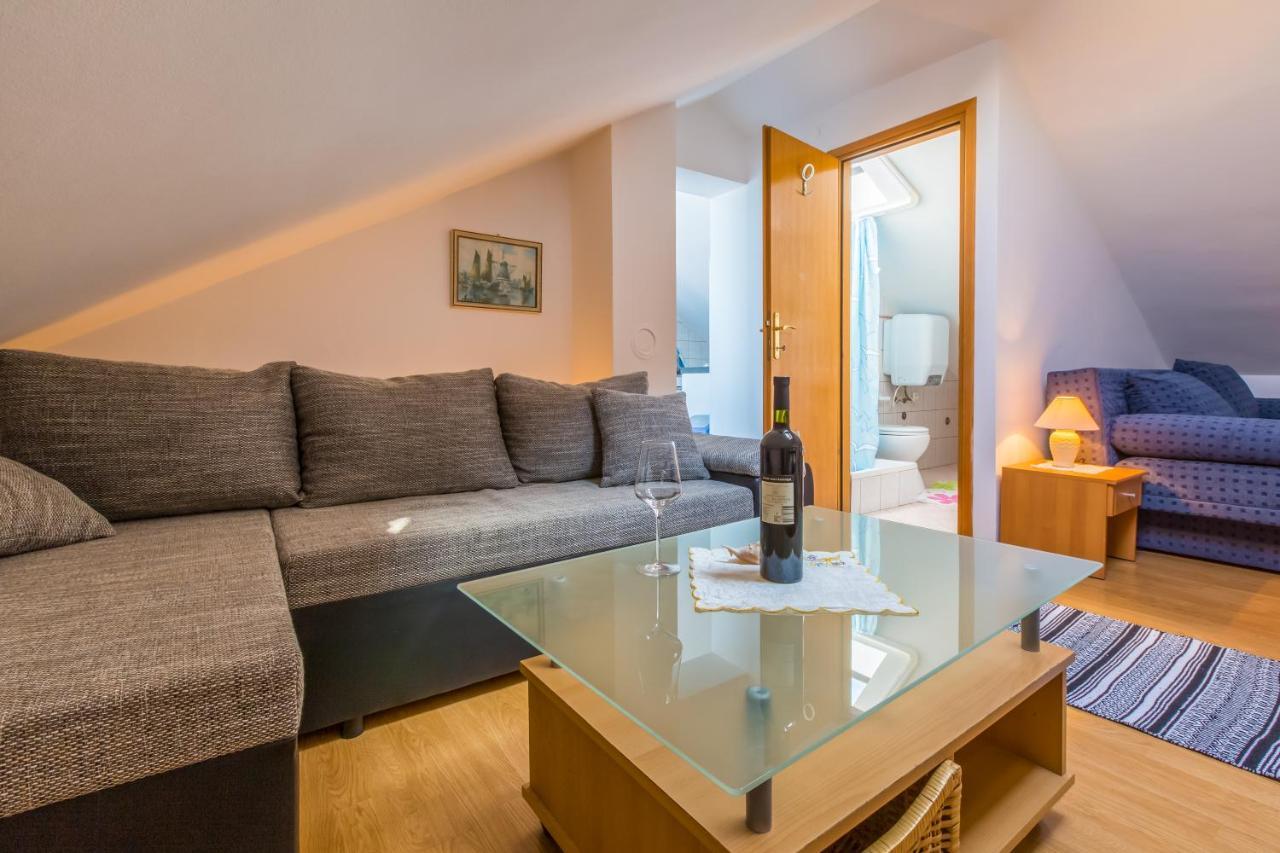 Apartmani Tena Selce Esterno foto